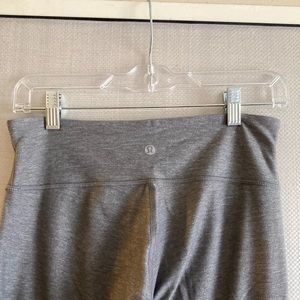 Lululemon Cropped Grey Legging